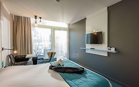 Logis Hotel Les Pins - Operalia